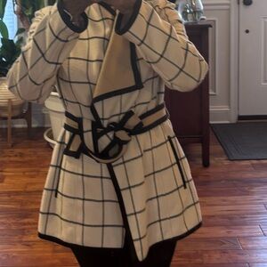 Jones New York Signature size small jacket in a blonde and black check pattern.